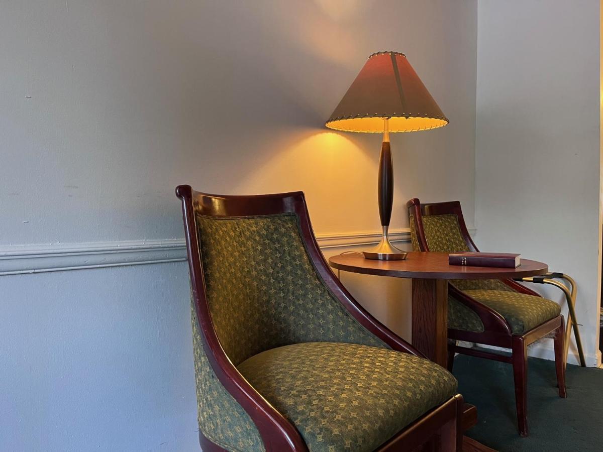 Windtree Inn Grove Hill Экстерьер фото