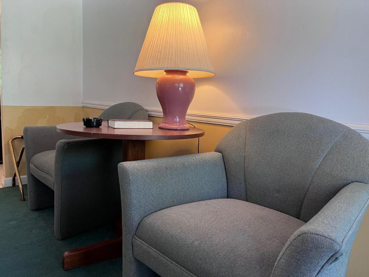 Windtree Inn Grove Hill Экстерьер фото