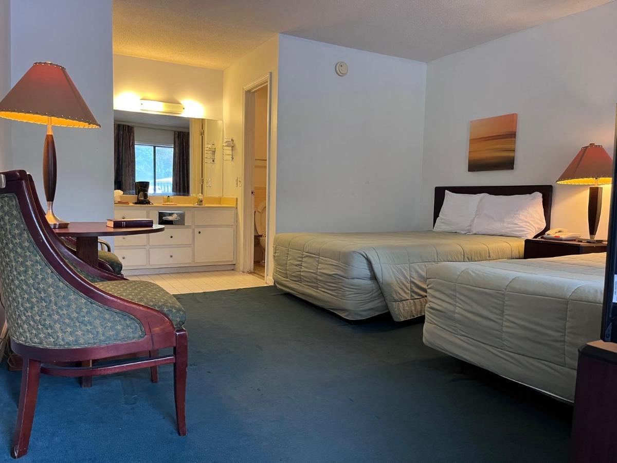 Windtree Inn Grove Hill Экстерьер фото